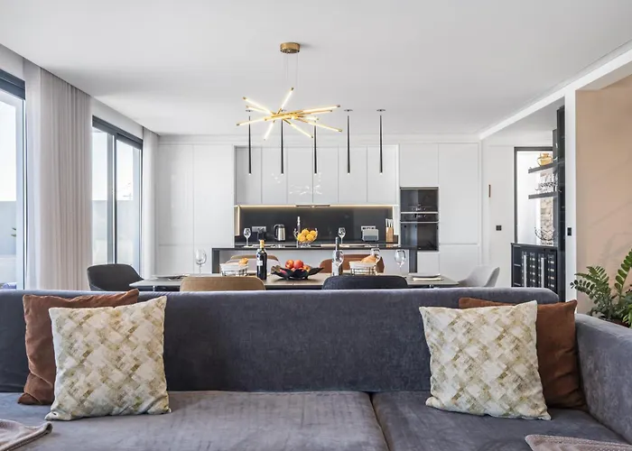 Boa Nova Preta By Lovelystay Villa