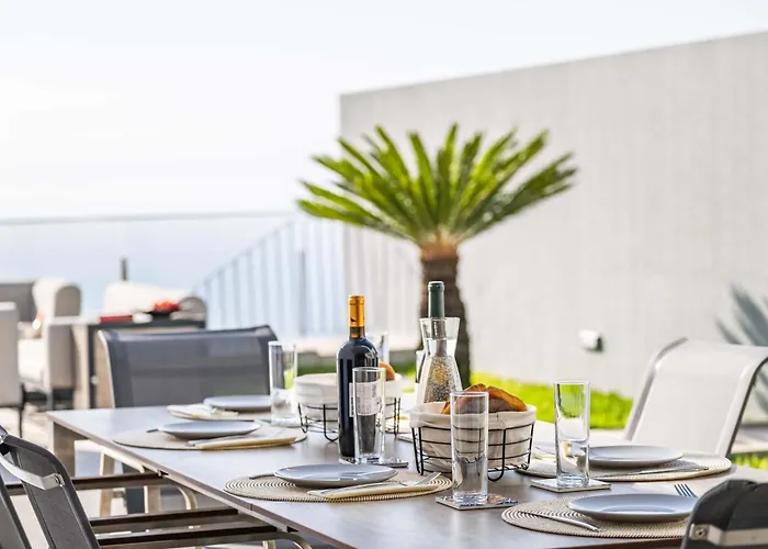 Boa Nova Preta By Lovelystay Villa