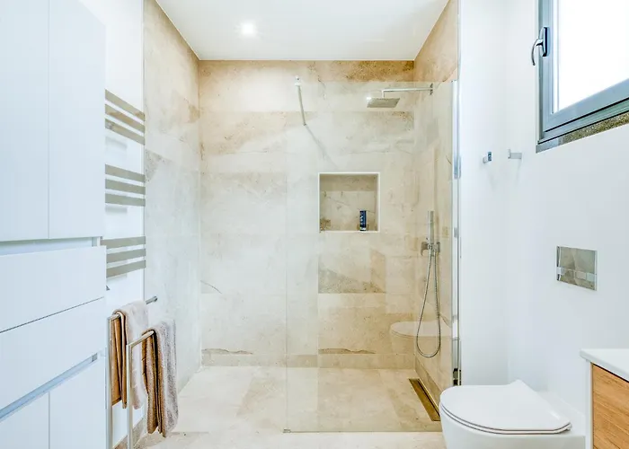 Boa Nova Preta By Lovelystay Villa